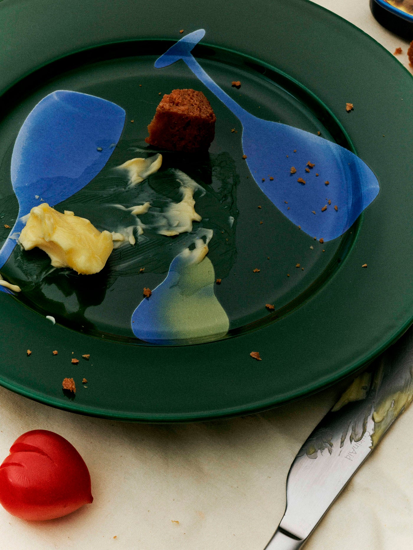 Elegant Patterned Ceramic Plate Set